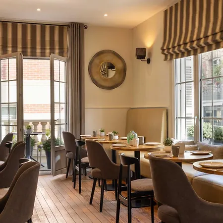 Le Fer A Cheval Hotel