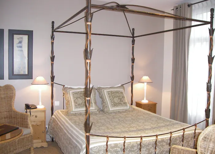 Le Fer A Cheval Hotel 3*