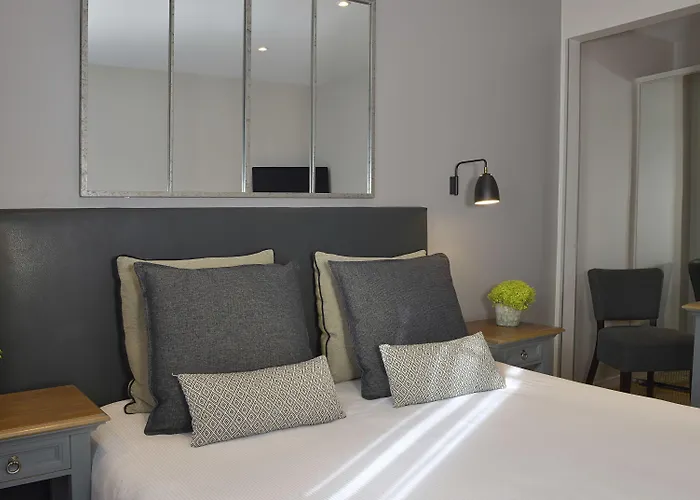 Le Fer A Cheval Hotel