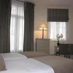 Le Fer à Cheval Hotel