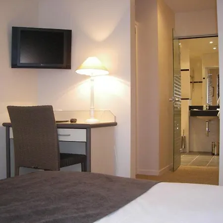 Le Fer A Cheval Hotell