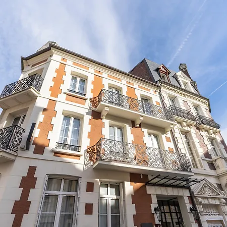 Le Fer A Cheval מלון טרוביל-סור-מאר