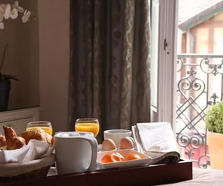 Le Fer A Cheval Hotell