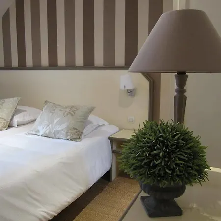 Le Fer A Cheval 3* טרוביל-סור-מאר