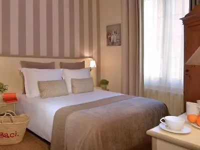 Le Fer A Cheval Hotel
