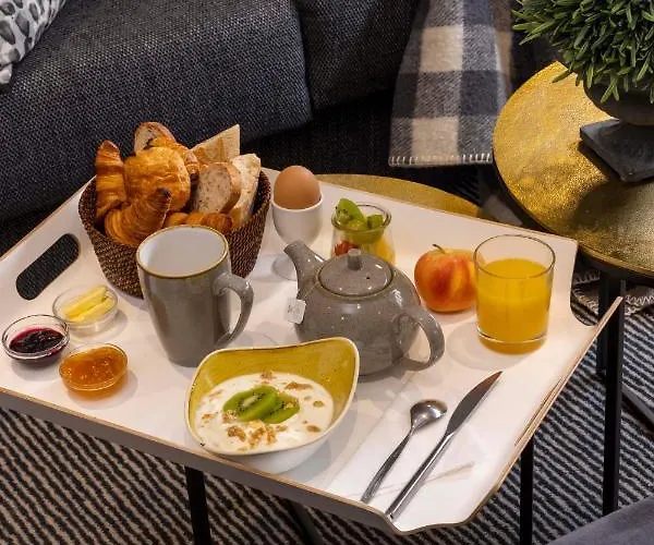 Отель Le Fer A Cheval