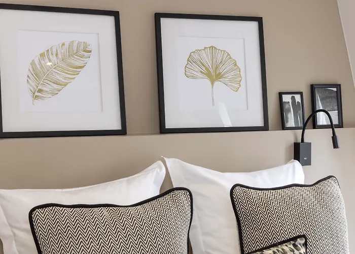 מלון Le Fer A Cheval 3*